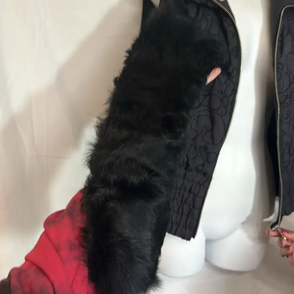 Beyoncé RARE House of Dereon Black Beaded Vest with Removable Rabbit Fur Collar - Picture 7 of 12